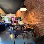 Prime Spot, Stylish Industrial Apt, Sleeps 11 公寓 Gzira