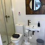Prime Spot, Stylish Industrial Apt, Sleeps 11 公寓 *
