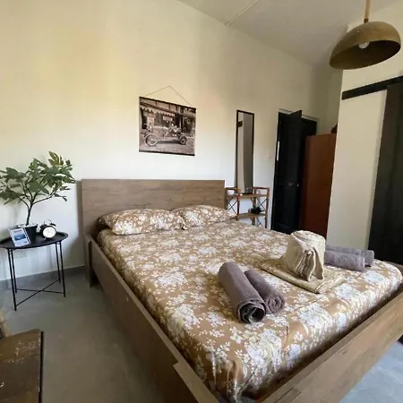 Appartement Prime Spot, Stylish Industrial Apt, Sleeps 11