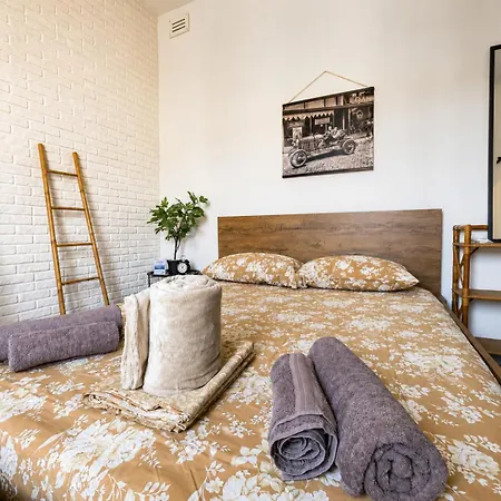Prime Spot, Stylish Industrial Apt, Sleeps 11 Appartamento